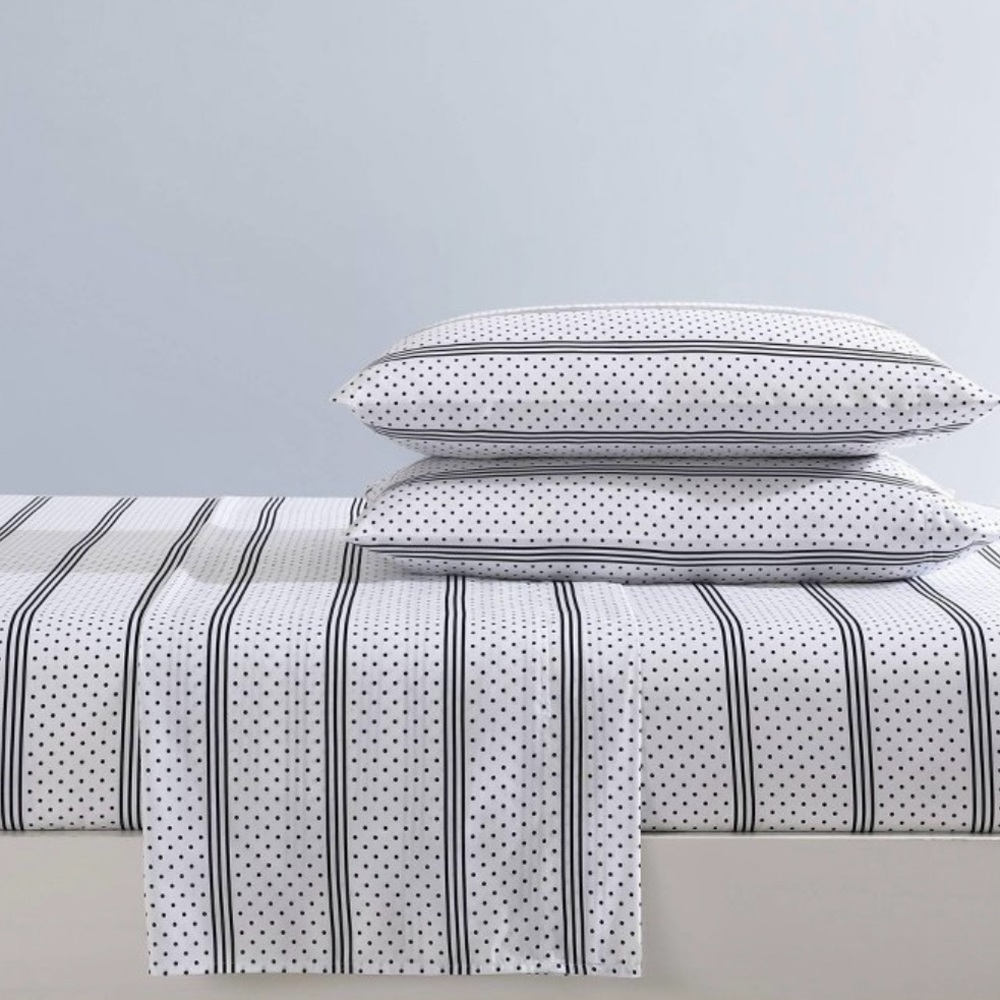 💋BETSEY JOHNSON SHEET SET!